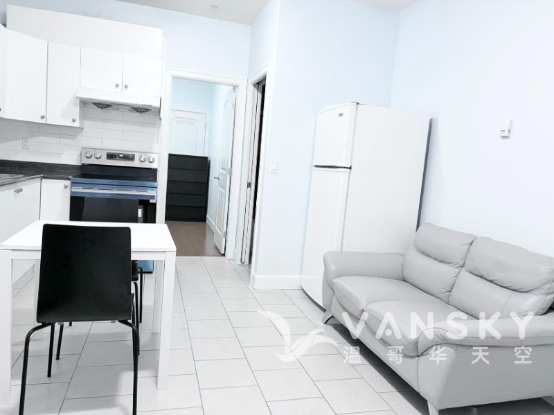 260704141026_1B1B-living room furnished.jpg